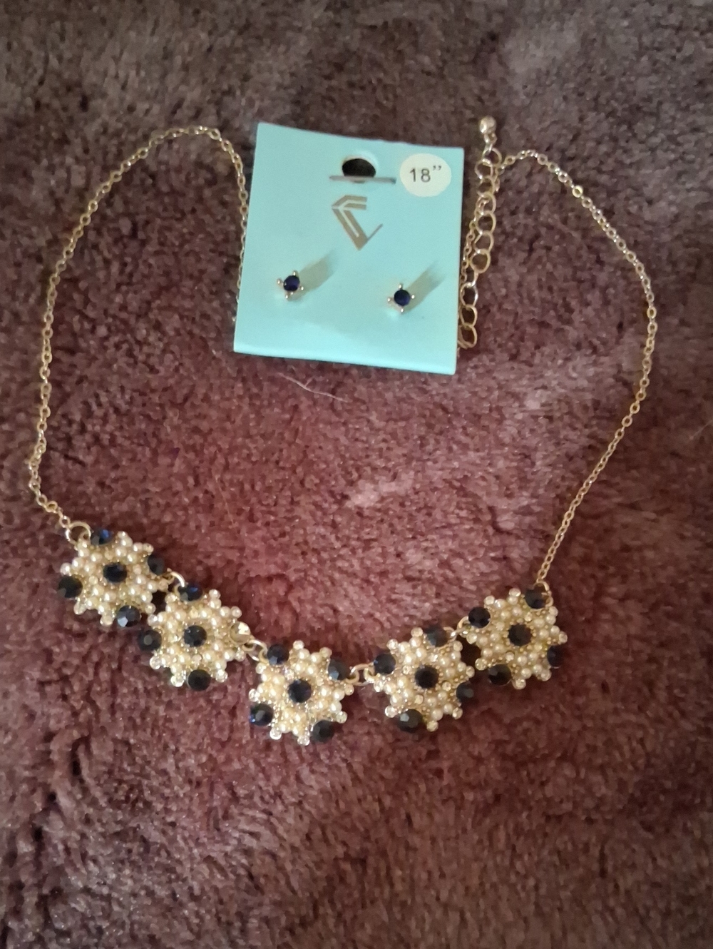 Gold Tone Statement Necklace And Earring Set..